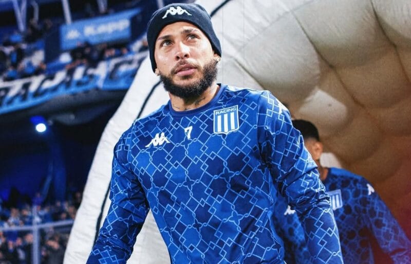 Zapata en la formación de Racing contra Indepependiente