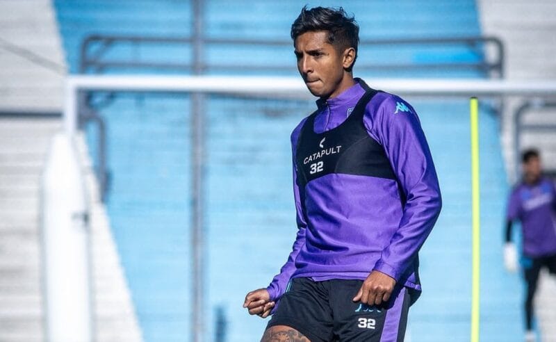Almendra de Racing a Vélez