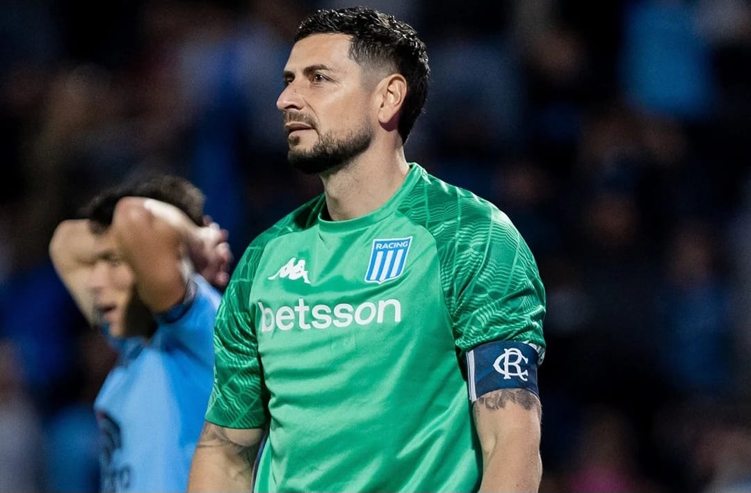 Arias en Racing con Banfield de titular