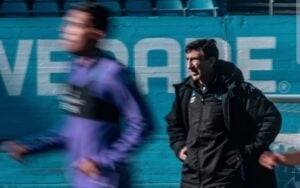 Curiosa diferencia en la decisión de Costas con Almendra en Racing