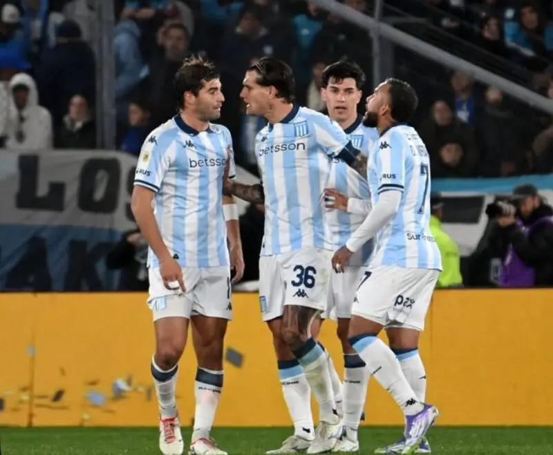El fuerte cruce de Sosa y Vergara en Racing