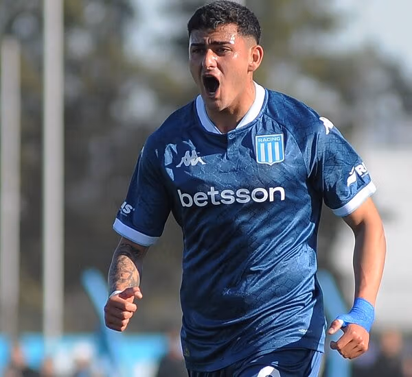 Racing lo ganó sobre el final y logró su primer triunfo: ¡fue 4-3!