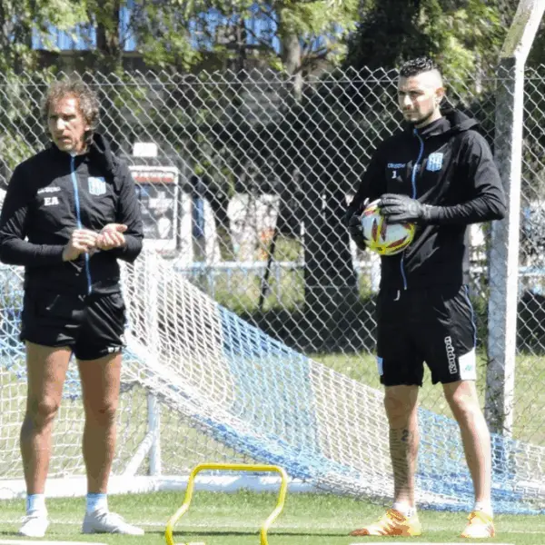 El ex Racing que bancó a Arias y dejó un aviso…