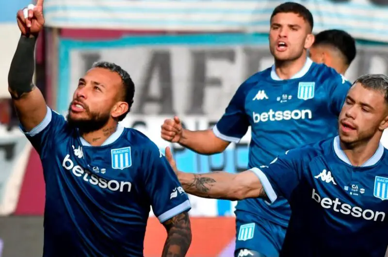 Costas feliz por el triunfo de Racing