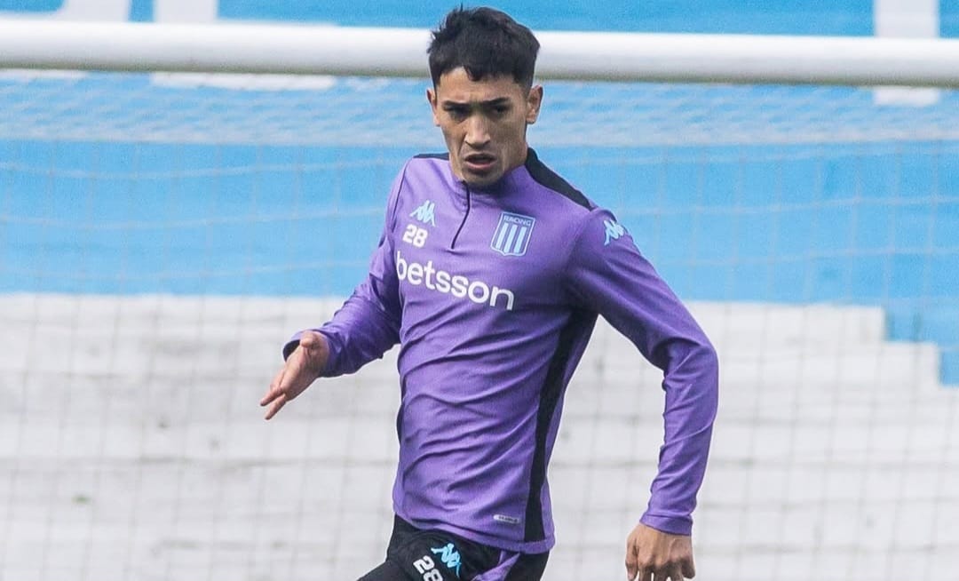 Solari en Racing con Vélez sintió una molestia