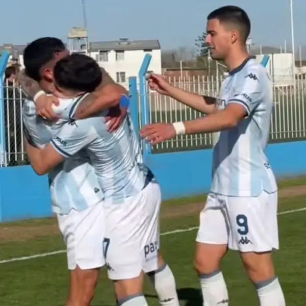 Racing volvió a jugar bien y logró su tercer triunfo al hilo