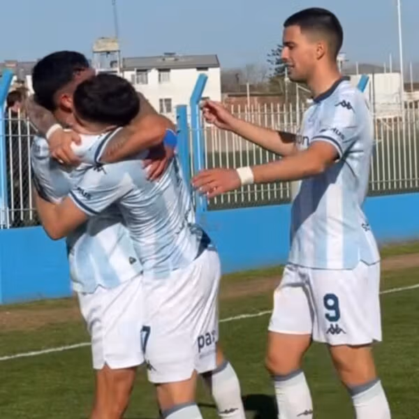 Racing volvió a jugar bien y logró su tercer triunfo al hilo