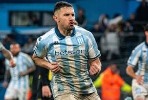 Maravilla, goleador top de Racing en la historia internacional