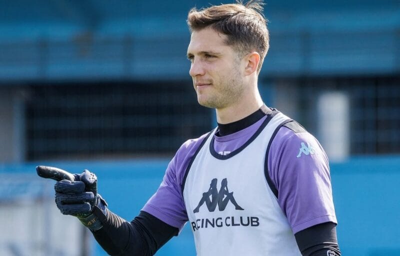 Cambeses, titular en la formación de Racing contra Vélez.