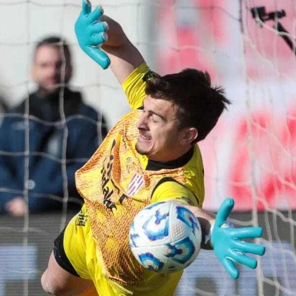 Racing espera una definición por Tagliamonte