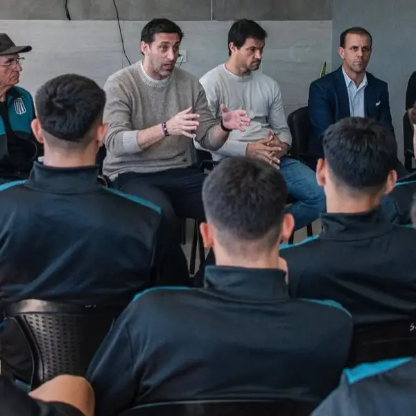 La charla de Milito con los pibes de Racing que irán al Mundial