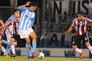 Cómo le fue a Racing la única vez ante River por Copa Argentina