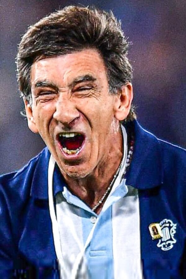 Orgullo para Racing: Costas entre los mejores técnicos del mundo