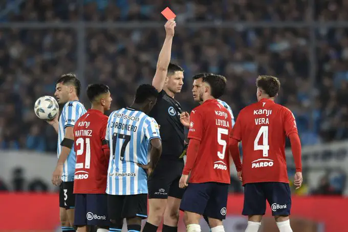 árbitro Racing con Independiente
