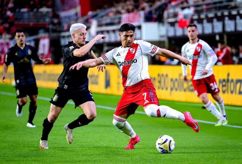Maxi Salas en Racing con River