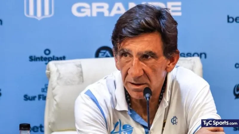 Costas tiene plantel completo.