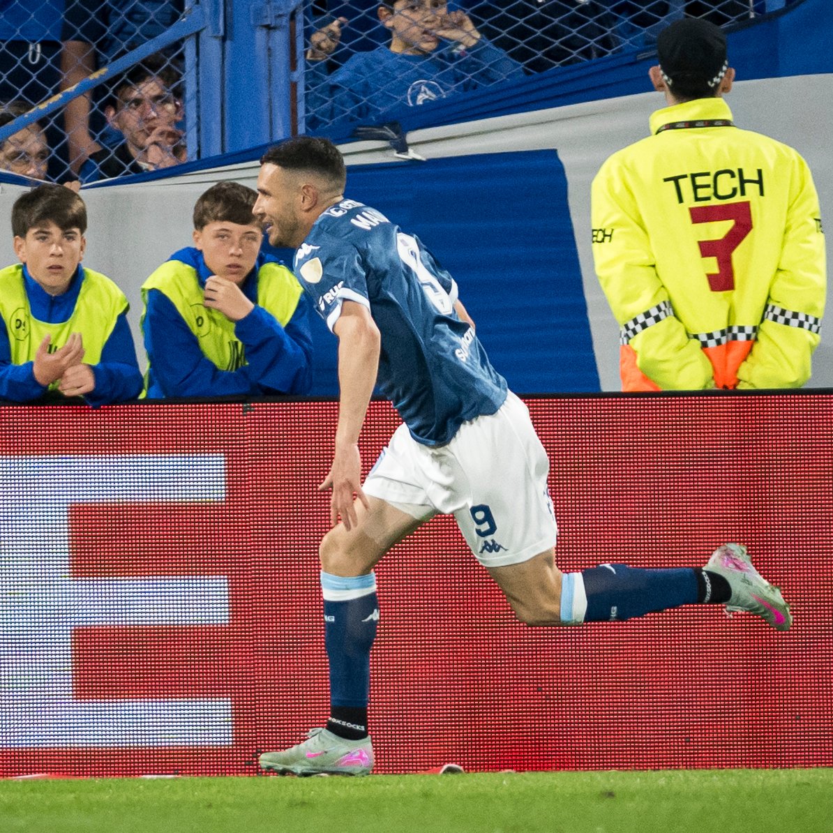 Racing con Vélez en la Libertadores ganó la ida con gol de Maravilla