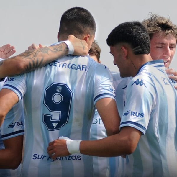 Racing juega octavos ante Instituto: la lista de convocados