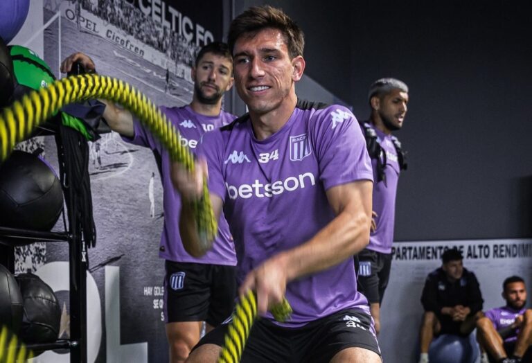Formación de Racing con Tigre