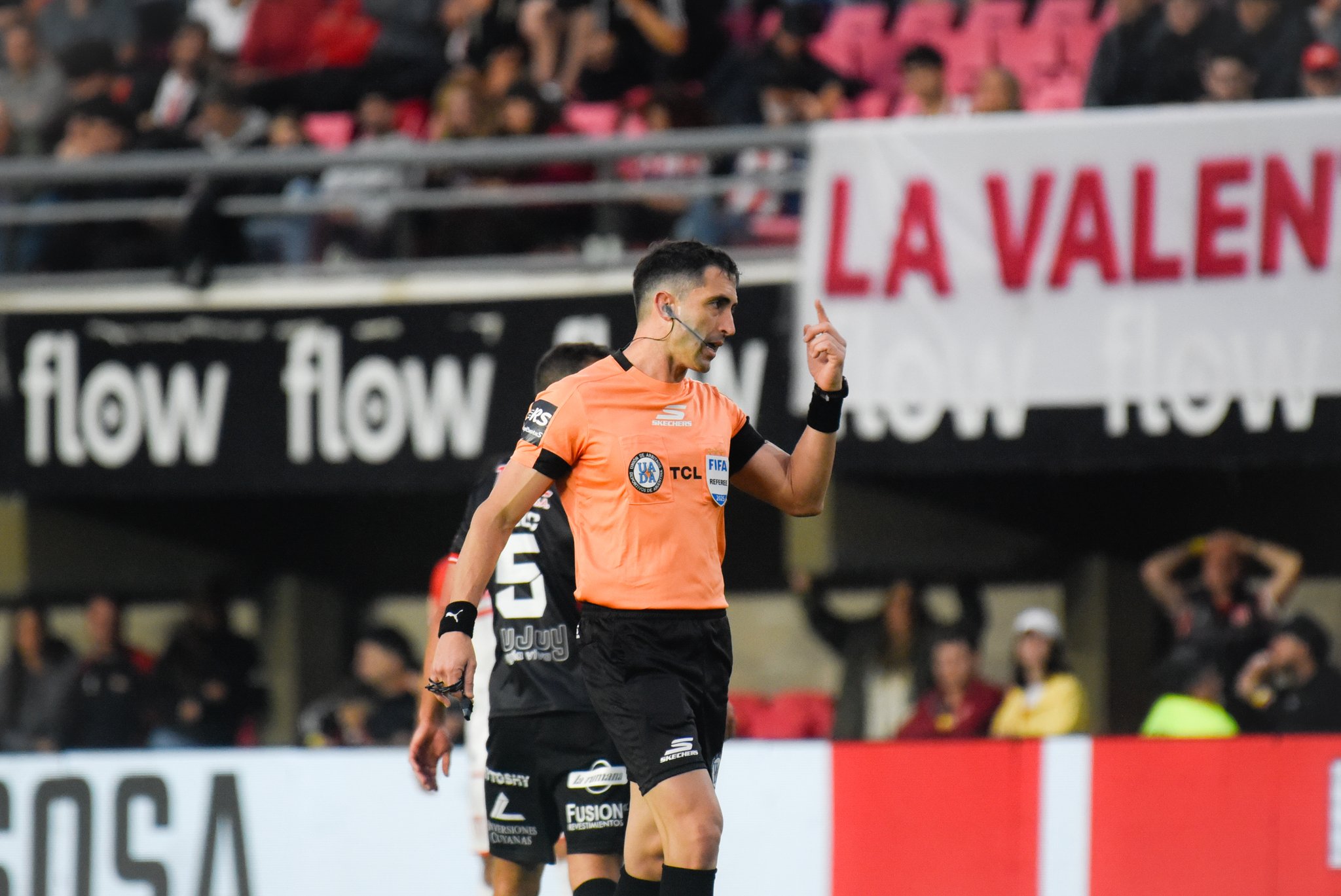 árbitro Racing con Banfield