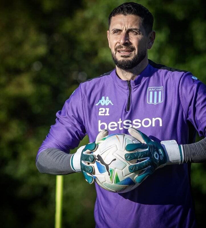 Arias en Racing contrato