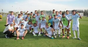 Tremenda goleada de Racing, que se clasificó a los Playoffs