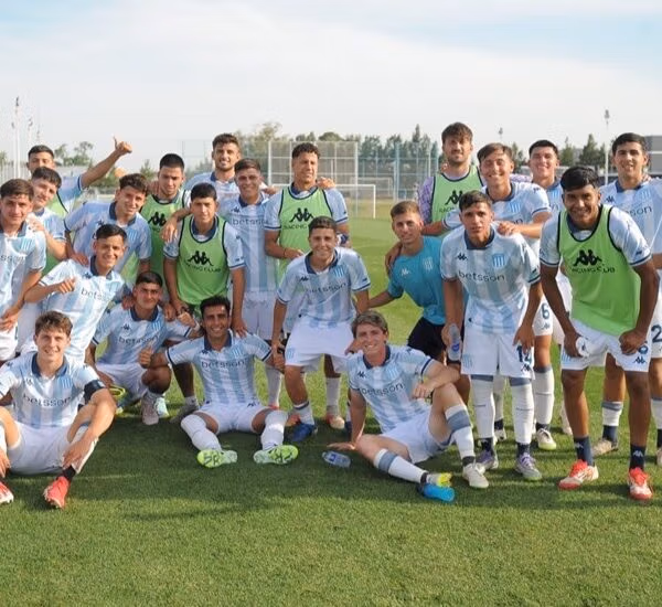 Tremenda goleada de Racing, que se clasificó a los Playoffs