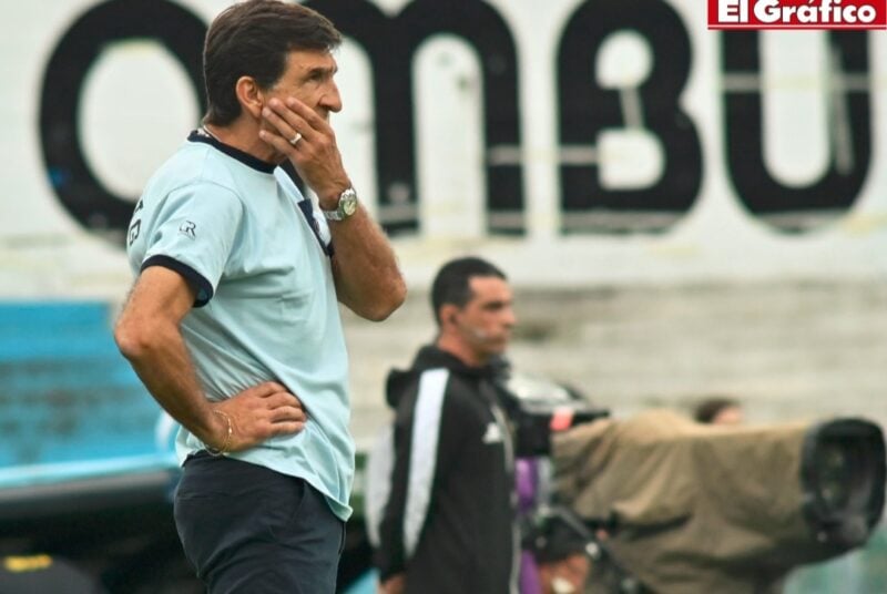 Costas en Racing contrato