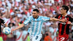 Formación de River con Racing