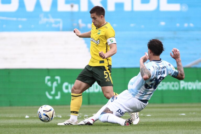 uno x uno de Racing con Defensa