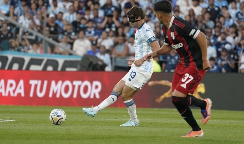 uno x uno de Racing Sosa