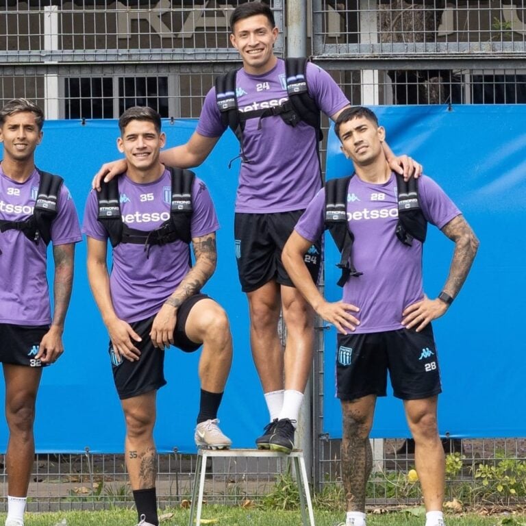 formación de Racing con River Clausura