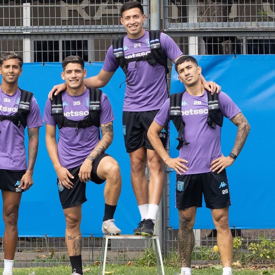 formación de Racing con River Clausura