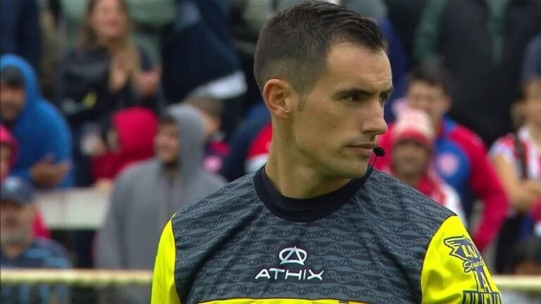 árbitro de Racing con Estudiantes
