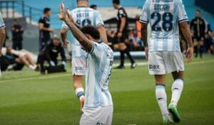 Racing le ganó un partido clave a Defensa