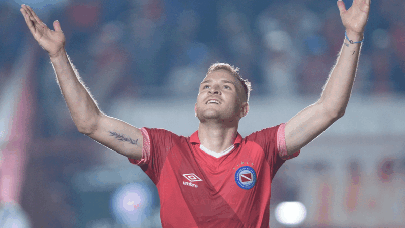 Gondou en la mira de Racing para el mercado de pases