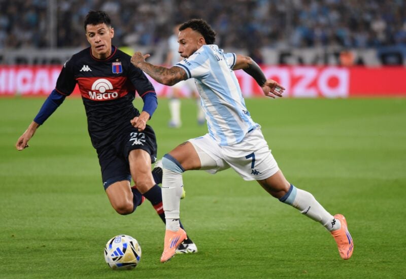 Duván en Racing contra Tigre