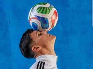 Carboni, cerca de Racing, y su "similitud con Mastantuono"