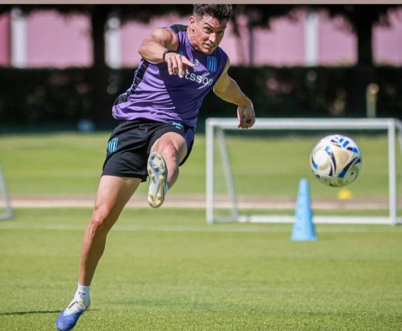 Racing con Banfield lateral