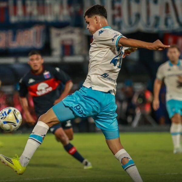 Un Racing desastroso en defensa perdió con Tigre