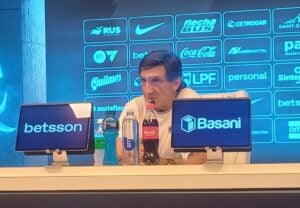 El alivio de Costas en Racing: "El ambiente estaba por explotar"