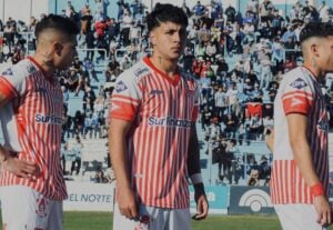 Costas empieza a tener a otro 9 en el radar de Racing