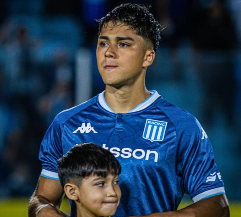 formación de Racing con Sarmiento