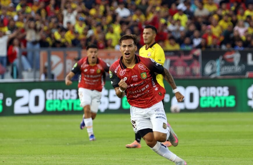 El golazo del jugador que cedió Racing al fútbol de Ecuador