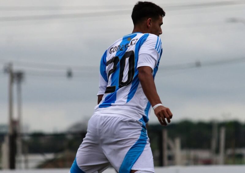 Juvenil de Racing Román González contrato