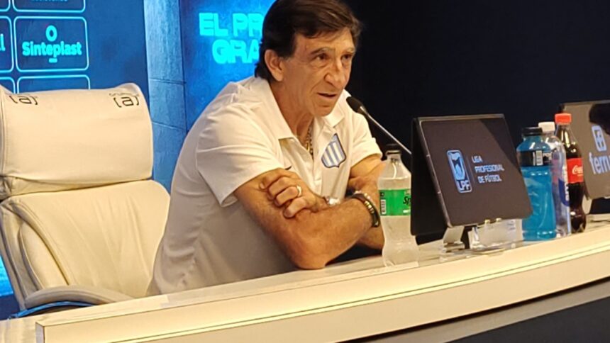 Toto Fernández Racing roja