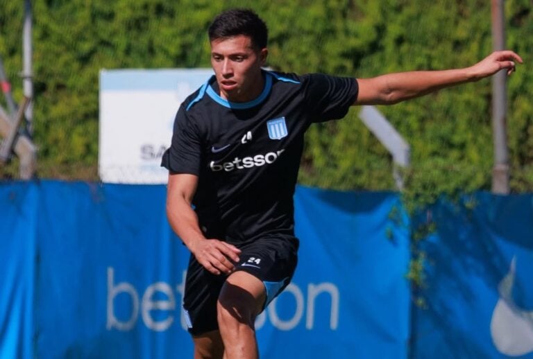 formación de Racing con Caracas