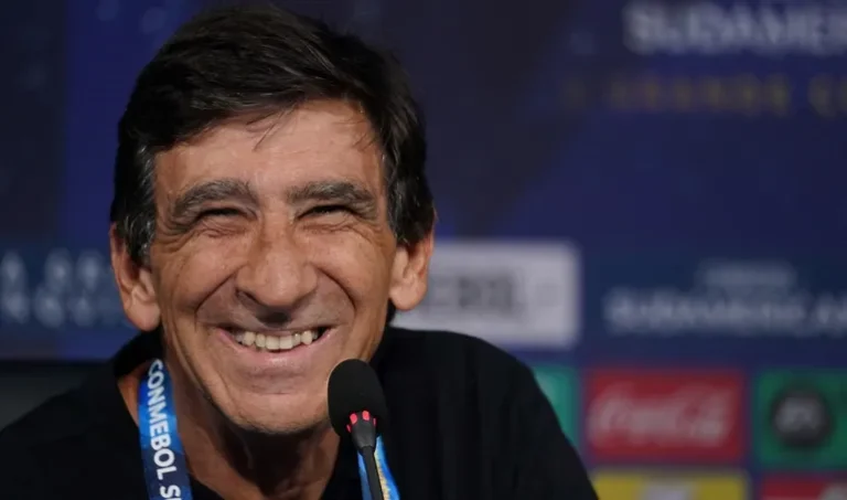 Costas, historia pura en Racing