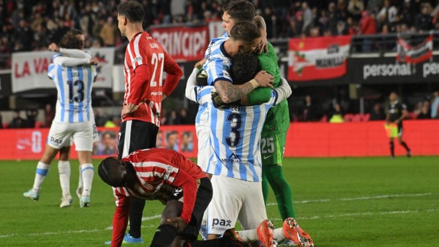 Gran victoria de Racing frente a Estudiantes