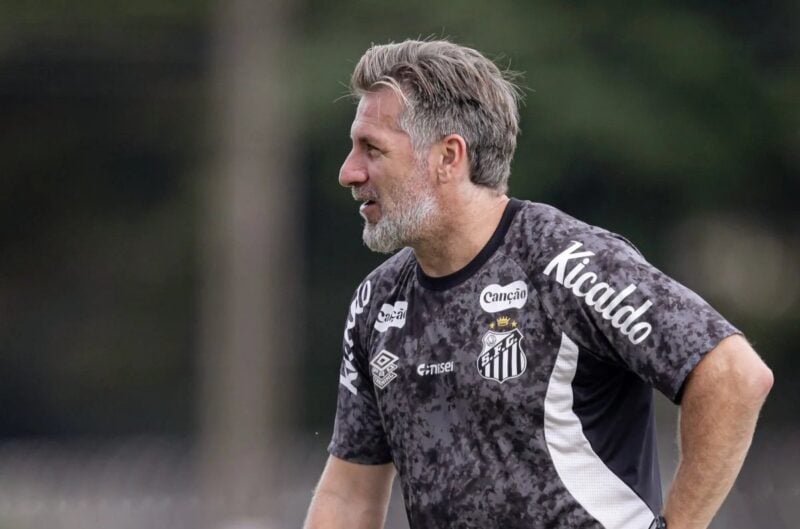 Liendo ayudante de Vojvoda en Racing